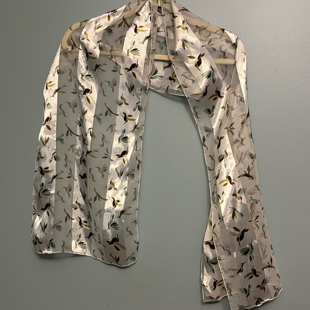 Hummingbird scarf